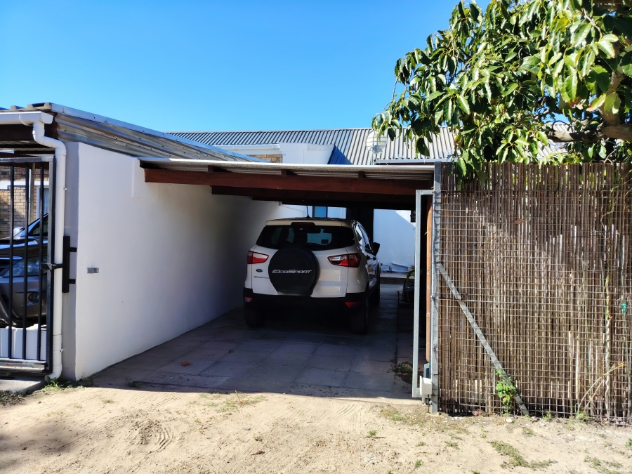 1 Bedroom Property for Sale in Lochnerhof Western Cape